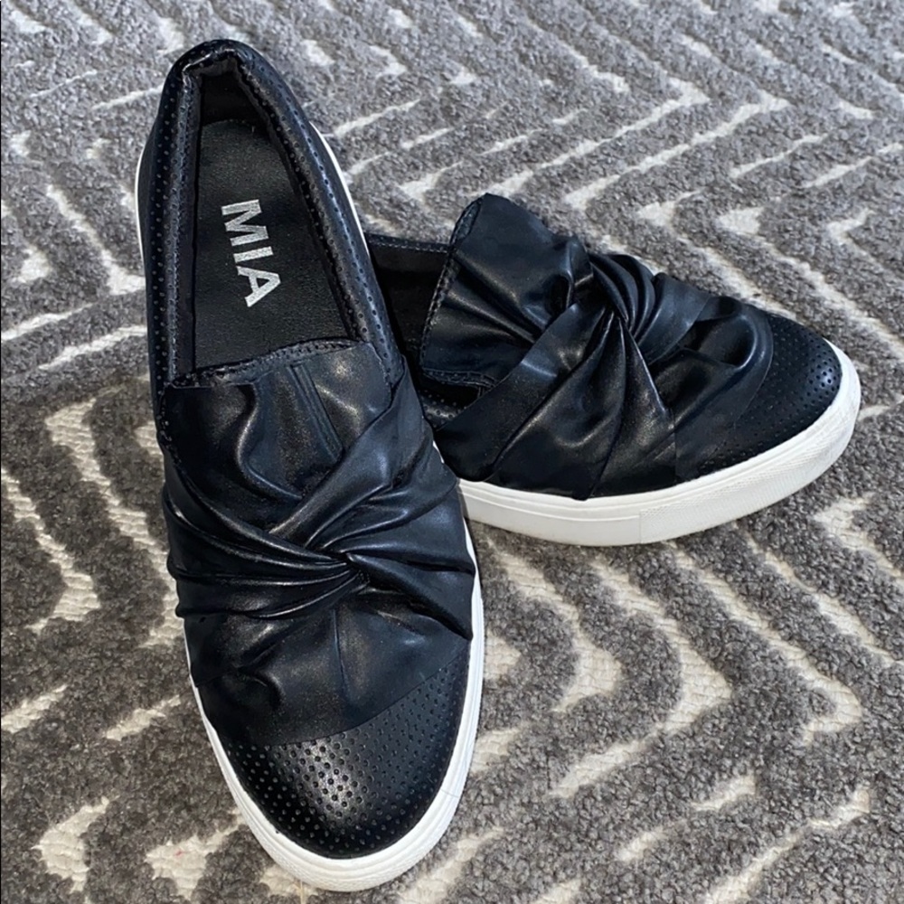 MIA sneakers